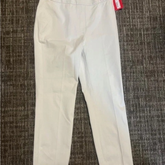 NWT SPANX - MEDIUM On-the-Go Ankle Slim Straight Pants CLASSIC WHITE - Picture 7 of 8